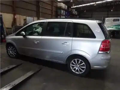 Veículo de Sucata opel zafira b 1.9 cdti do ano 2007 alimentado d-z19dt