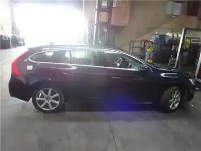 Veículo de Sucata volvo v60 familiar 2.0 kinetic do ano 2017 alimentado d 4204 t14