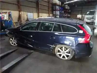 Veículo de Sucata volvo v60 familiar 2.0 kinetic do ano 2017 alimentado d 4204 t14