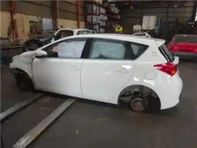 Veículo de Sucata toyota auris (e15) 2.0 d-4d do ano 2014 alimentado 1ad-ftv