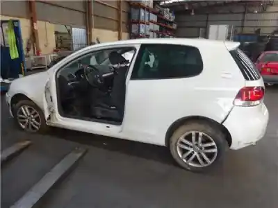 Veículo de Sucata volkswagen golf vi (5k1) 2.0 advance do ano 2009 alimentado cbab