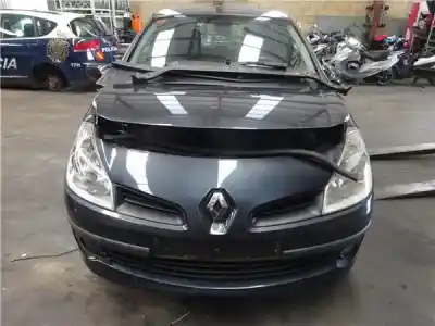 Vehículo de desguace RENAULT CLIO III  del año 2006 con motor D/ K9K T7