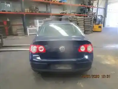 Veículo de Sucata volkswagen passat berlina (3c2) 2.0 tdi do ano 2005 alimentado bkp