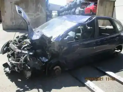 Verschrottungsfahrzeug renault scénic i monospace (ja0/1_, fa0_) 1.9 dci (ja05, ja1f) des jahres 2003 angetrieben d/ f9q k 7