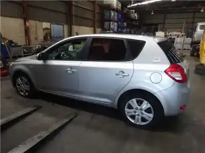 Veicolo di demolizione kia ceed (ed) 1.6 concept dell'anno 2010 alimentato d/d4fb-w