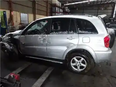 Veicolo di demolizione toyota rav4 (a2) 2.0 d-4d 4wd dell'anno 2003 alimentato 1cd-ftv (85kw)