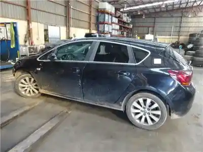 Veículo de Sucata opel astra j lim. 1.7 16v cdti do ano 2011 alimentado a17dtr