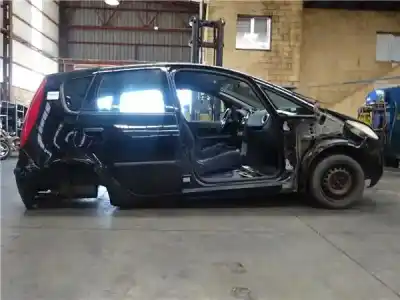 Здавання транспортного засобу mitsubishi colt cz3 berl. 5 (z30a) 1.5 di-d inform року 2006 потужний d 639939