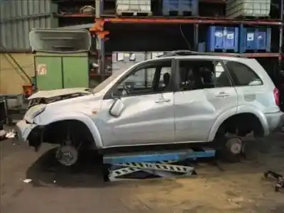 Vehicul casat toyota rav4 (a2) 2.0 d-4d 4wd al anului 2001 alimentat 1cd-ftv