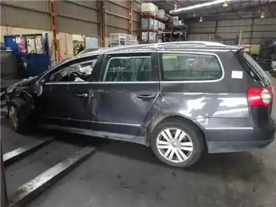 Véhicule à la ferraille volkswagen passat variant (3c5) 2.0 tdi 16v de l'année 2005 alimenté bkp