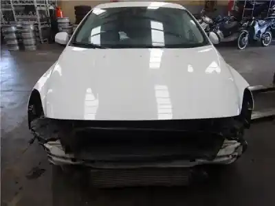 Veículo de Sucata VOLVO V40 2.0 Diesel CAT do ano 2014 alimentado D5204T6