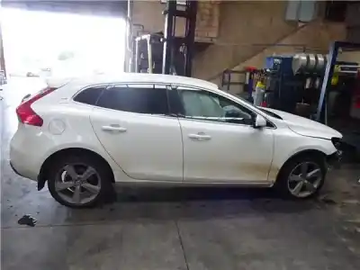 Veículo de Sucata volvo v40 2.0 diesel cat do ano 2014 alimentado d5204t6