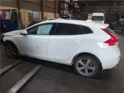 Veículo de Sucata volvo v40 2.0 diesel cat do ano 2014 alimentado d5204t6