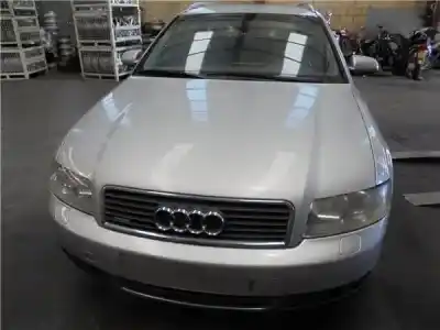 Veículo de Sucata AUDI A4 AVANT (8E) 2.5 TDI Quattro (132kW) do ano 2002 alimentado AKE