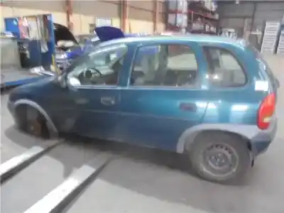 Veicolo di demolizione opel corsa b 1.2 dell'anno 1997 alimentato x 12 sz