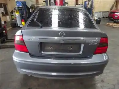 Veículo de Sucata opel vectra b berlina 2.0 dti 16v do ano 2001 alimentado y 20 dth