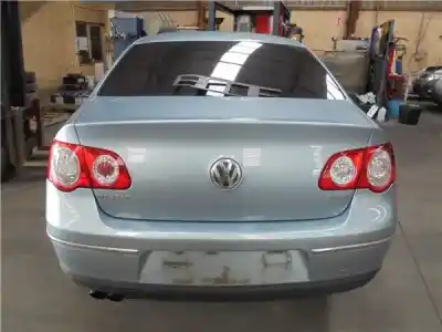 Veicolo di demolizione volkswagen passat berlina (3c2) 2.0 16v fsi dell'anno 2005 alimentato blr