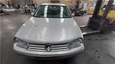 Sloopvoertuig VOLKSWAGEN GOLF IV BERLINA (1J1)  van het jaar 2000 aangedreven ASV