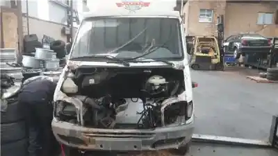 Veicolo di demolizione MERCEDES-BENZ SPRINTER 4-T CAJA/CHASIS (904) 413 CDI dell'anno 2004 alimentato OM 611.981