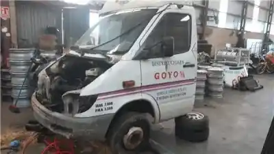 Vehicul casat mercedes-benz sprinter 4-t caja/chasis (904) 413 cdi al anului 2004 alimentat om 611.981