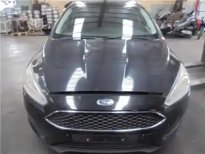 Veicolo di demolizione FORD FOCUS BERLINA (CEW)  dell'anno 2015 alimentato M1DD