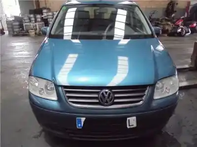Véhicule à la ferraille VOLKSWAGEN TOURAN (1T1, 1T2)  de l'année 2004 alimenté BKC