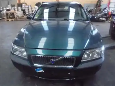 Sloopvoertuig VOLVO S80 BERLINA  van het jaar 2002 aangedreven B 5244 S