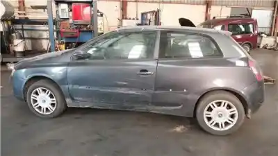 Sloopvoertuig fiat stilo (192_) 1.9 jtd (192_xe1a) van het jaar 2002 aangedreven 192 a1.000