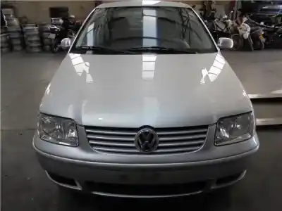 Veicolo di demolizione VOLKSWAGEN POLO BERLINA (6N2)  dell'anno 2000 alimentato AUD