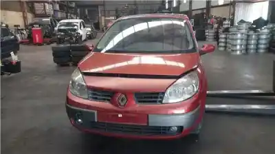 Véhicule à la ferraille RENAULT GRAND SCÉNIC II (JM0/1_)  de l'année 2004 alimenté F9Q 812