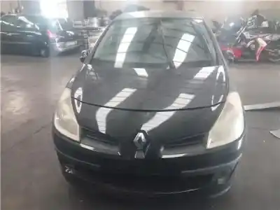 Veículo de Sucata RENAULT CLIO III  do ano 2006 alimentado K9K 766