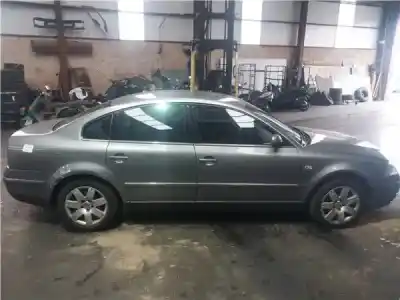 Véhicule à la ferraille volkswagen passat berlina (3b3) 1.9 tdi de l'année 2003 alimenté avf