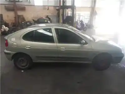 Véhicule à la ferraille renault megane i (ba0/1_) 1.6 16v (ba11. ba04. ba0b. ba1j) de l'année 2002 alimenté k4m 708