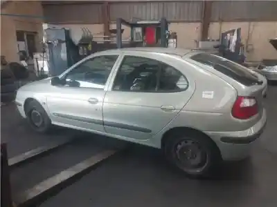 Véhicule à la ferraille renault megane i (ba0/1_) 1.6 16v (ba11. ba04. ba0b. ba1j) de l'année 2002 alimenté k4m 708