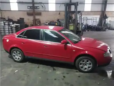 Veículo de Sucata audi a4 berlina (8e) 1.9 tdi (96kw) do ano 2003 alimentado awx