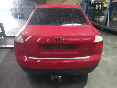 Veículo de Sucata audi a4 berlina (8e) 1.9 tdi (96kw) do ano 2003 alimentado awx