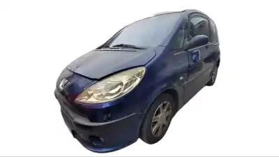 Véhicule à la ferraille peugeot 1007 sporty de l'année 2005 alimenté 8hz