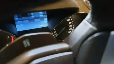 Здавання транспортного засобу ford kuga (cbs) trend року 2013 потужний ufma