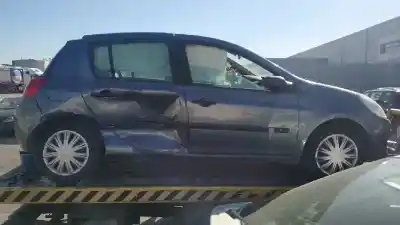 Veículo de Sucata renault clio iii confort dynamique do ano 2005 alimentado k9k766