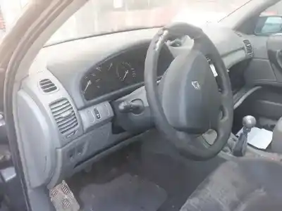 Scrapping Vehicle renault laguna ii (bg0) dynamique of the year 2003 powered k4m710