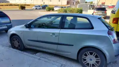 Veículo de Sucata FIAT STILO (192) 1.6 16V do ano 2002 alimentado 182B6000