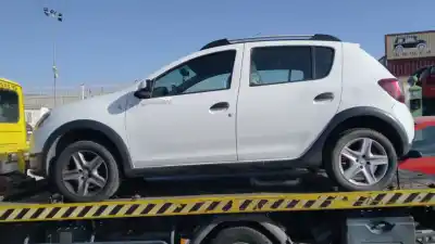 Veículo de Sucata dacia sandero stepway do ano 2016 alimentado h4b b4