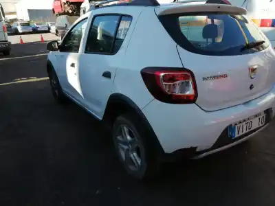 Veículo de Sucata dacia sandero stepway do ano 2016 alimentado h4b b4