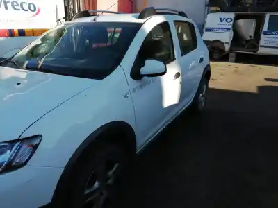 Veículo de Sucata dacia sandero stepway do ano 2016 alimentado h4b b4