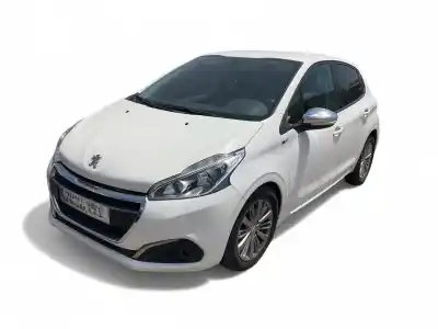 Véhicule à la ferraille PEUGEOT 208  de l'année 2016 alimenté HM01