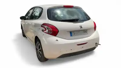 Veicolo di demolizione peugeot 208 i (ca_, cc_) 1.2 vti 82 dell'anno 2013 alimentato 0