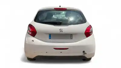 Veicolo di demolizione peugeot 208 i (ca_, cc_) 1.2 vti 82 dell'anno 2013 alimentato 0
