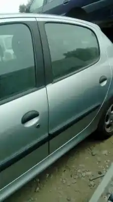 Sloopvoertuig peugeot 206 hatchback (2a/c) 1.4 i van het jaar 2002 aangedreven kfw (tu3a)