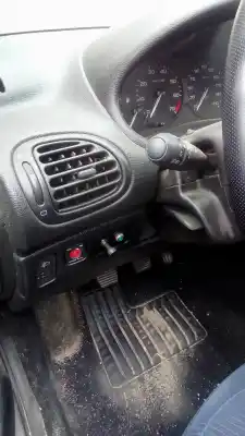 Sloopvoertuig peugeot 206 hatchback (2a/c) 1.4 i van het jaar 2002 aangedreven kfw (tu3a)