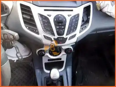 Véhicule à la ferraille ford fiesta vi (cb1, ccn) 1.25 de l'année 2009 alimenté snj